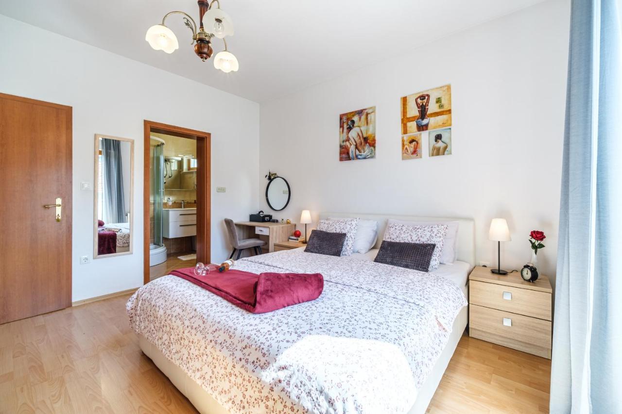 Guest House Barbara Nerezisca Екстер'єр фото