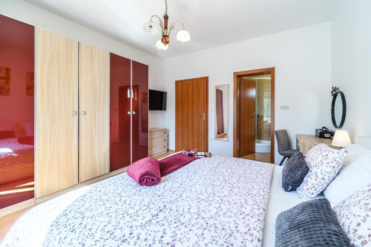 Guest House Barbara Nerezisca Екстер'єр фото