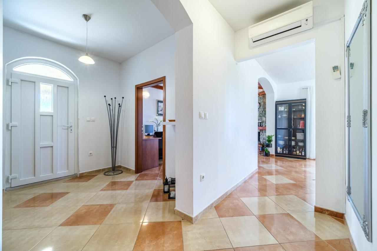 Guest House Barbara Nerezisca Екстер'єр фото