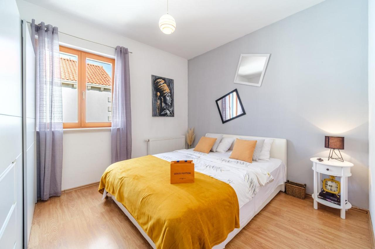 Guest House Barbara Nerezisca Екстер'єр фото